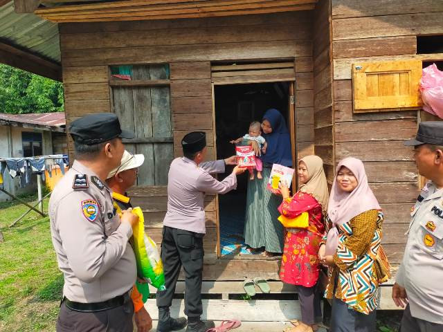 Lagi, Sobat Kamis Barokah Polsek Merbau Bantu Sembako dan Asupan Balita Stunting