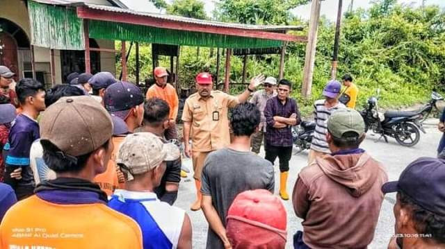 Intruksi Bupati Ke Kadis DLH Rohil Normalisasikan Tali Air Dan Atasi Banjir