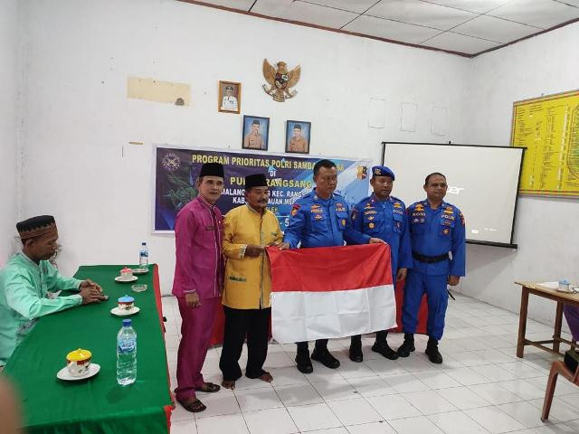 Sambang Nusa KP Punai 5009, Ditpolairud Baharkam Polri Silaturahmi dan Berbagi dengan Masyarakat Pes