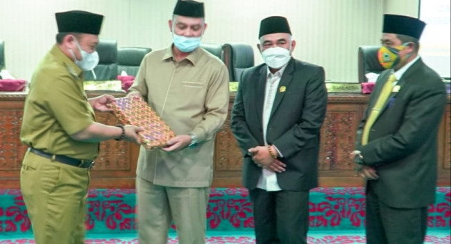 Bupati Kampar Sampaikan KUA-PPAS TA 2022 ke DPRD