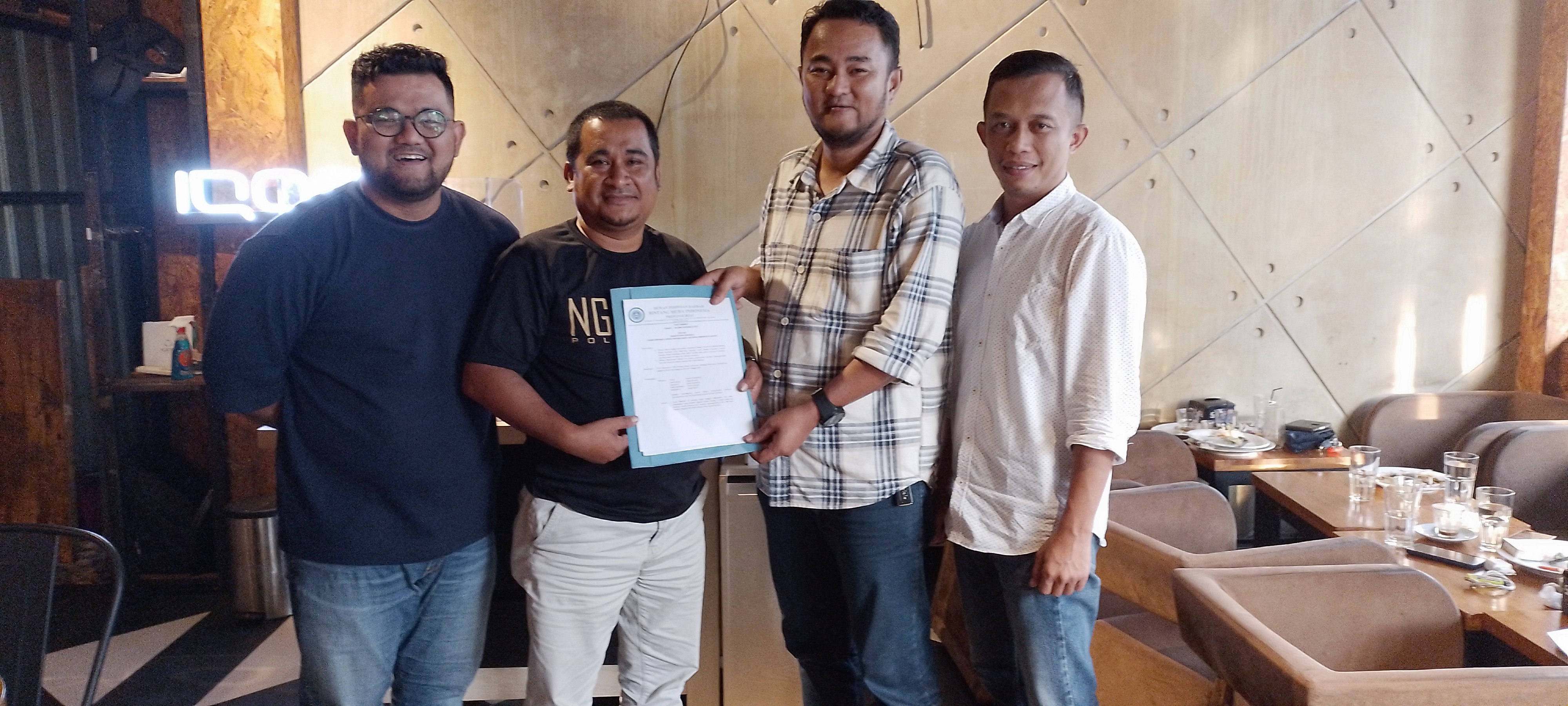 Disaksikan Ardo, Rendi Ikhwantara Terima Mandat Ketua DPC Bintang Muda Indonesia Kabupaten Kampar