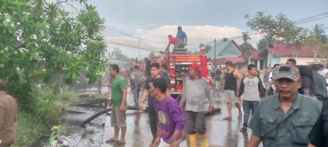 Tiga Unit Rumah Di Jalan Utama Bagansiapiapi Terbakar