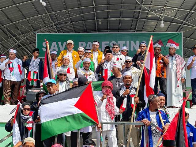 Lepas Ribuan Massa Aksi Bela Palestina, Plt Bupati : Semoga Doa Kita Membuka Pintu Langit