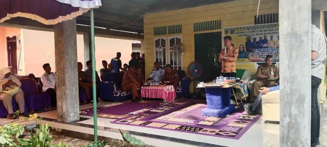 Afrizal Sintong Bantu Petani Bagan Punak Pesisir Dengan Benih Padi,Ini Kegiatanya