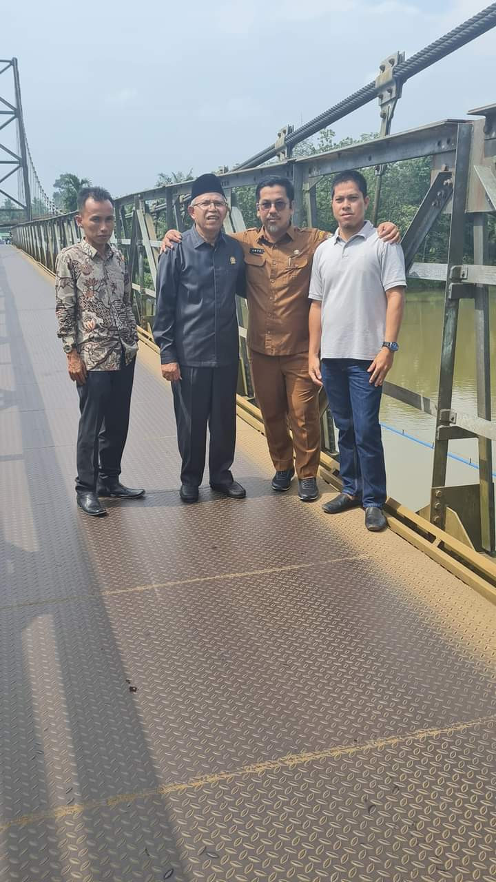 Gerak Cepat H Neflizal (Dt Lilik) dan Dinas PUPR  Kampar ke Jembatan Gantung Rumbio