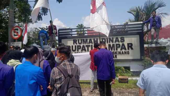 Mahasiswa Desak Kejari dan Kejati Riau Usut Dugaan Korupsi Bupati Catur