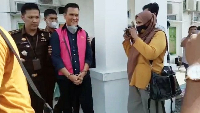 Jaksa Tahan Kepala Dinas ESDM Riau