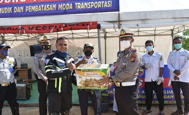 Dirlantas Polda Riau Arahkan Pelintas Riau-Sumbar Rapid Test Antigen