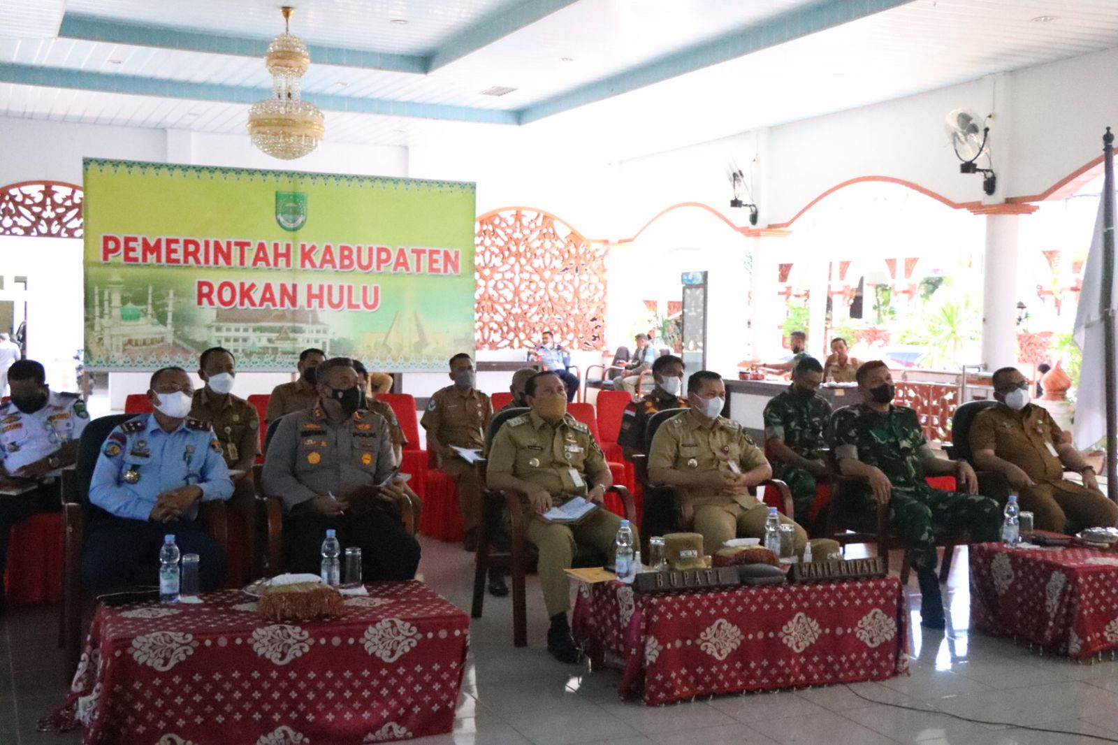 Bupati  Rohul Ikuti Viccon Arahan Presiden Jokowi,tangani Covid19