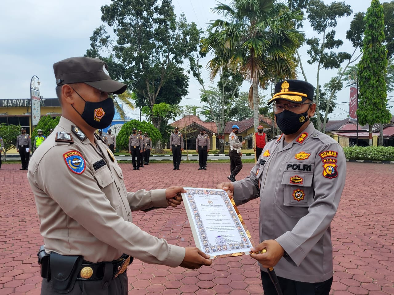 Bhabinkamtibmas Balam KM 25 Dapat Reward Dari Kapolres Rohil