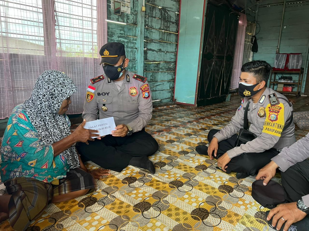 Menjelang Puasa Kapolsek Panipahan Salurkan Bantuan Jumat Barokah