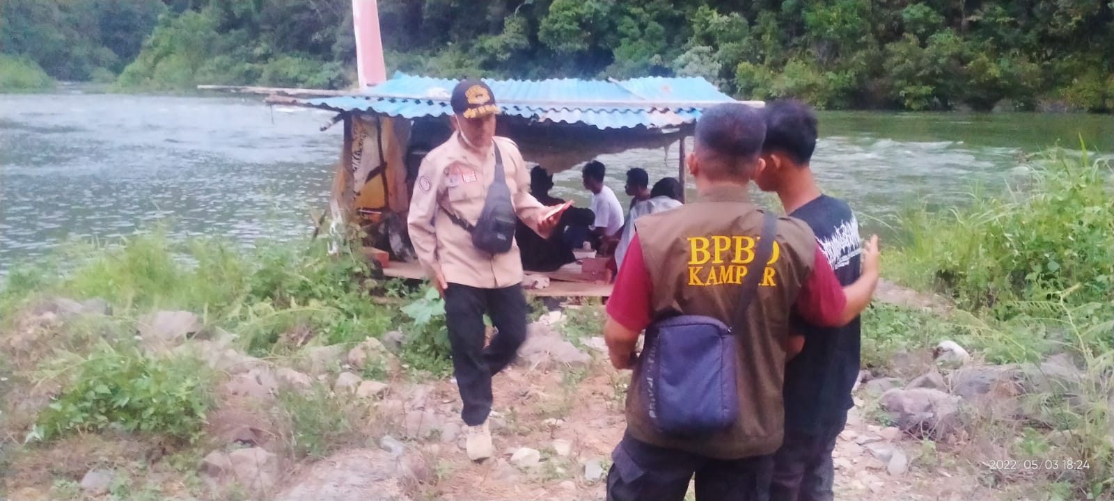 Mandi di Sungai Kampar Korban Terbawa Deras Arus Air