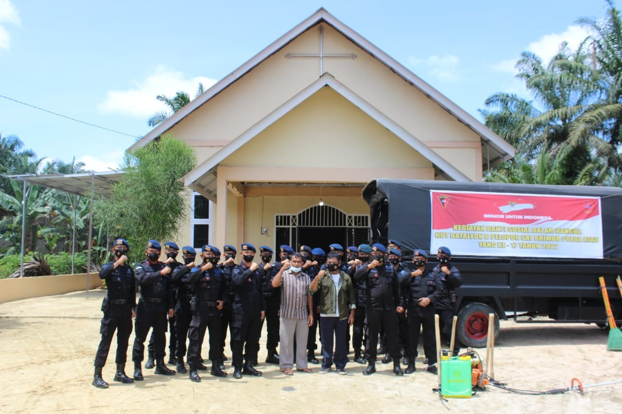 HUT Ke-17, Batalyon B Pelopor Rohil Gelar Bakti Sosial