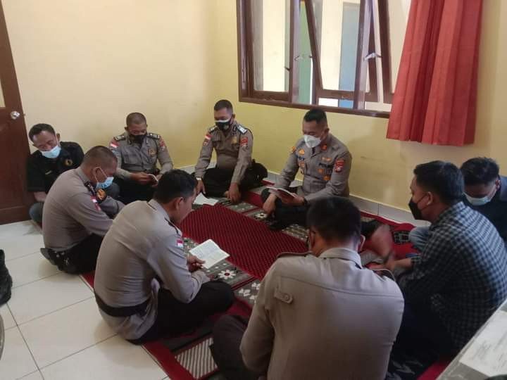 Polsek Panipahan Setiap Kamis Gelar Pembinaan Rohani Dan Mental