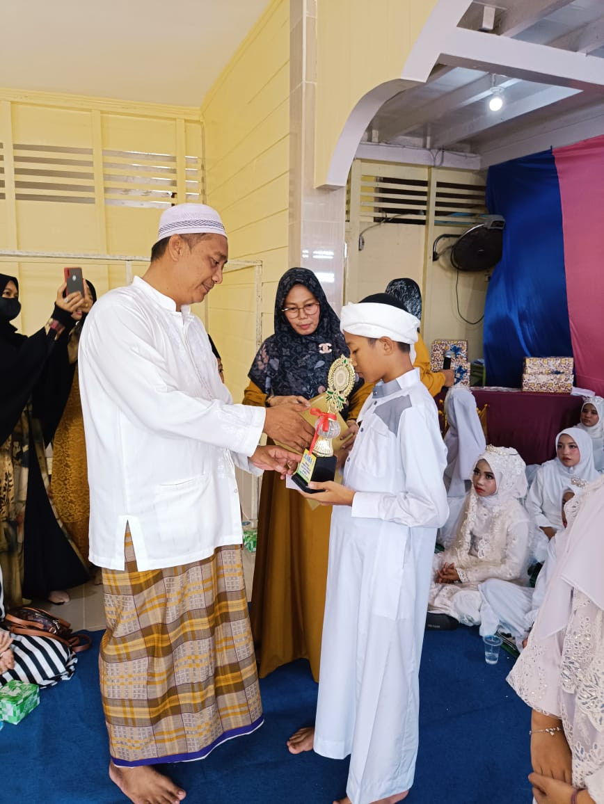 MDTA Yayasan Chalifah Rozali Wisuda 40 Siswa Dan Khatam Al-Quran