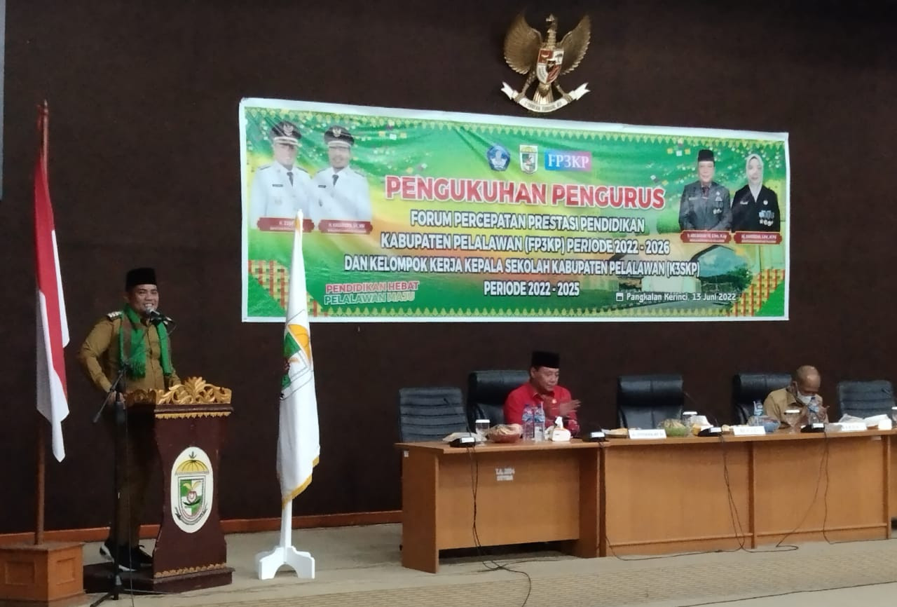 Majukan SDM Pelalawan Dengan Prestasi Pendidikan  