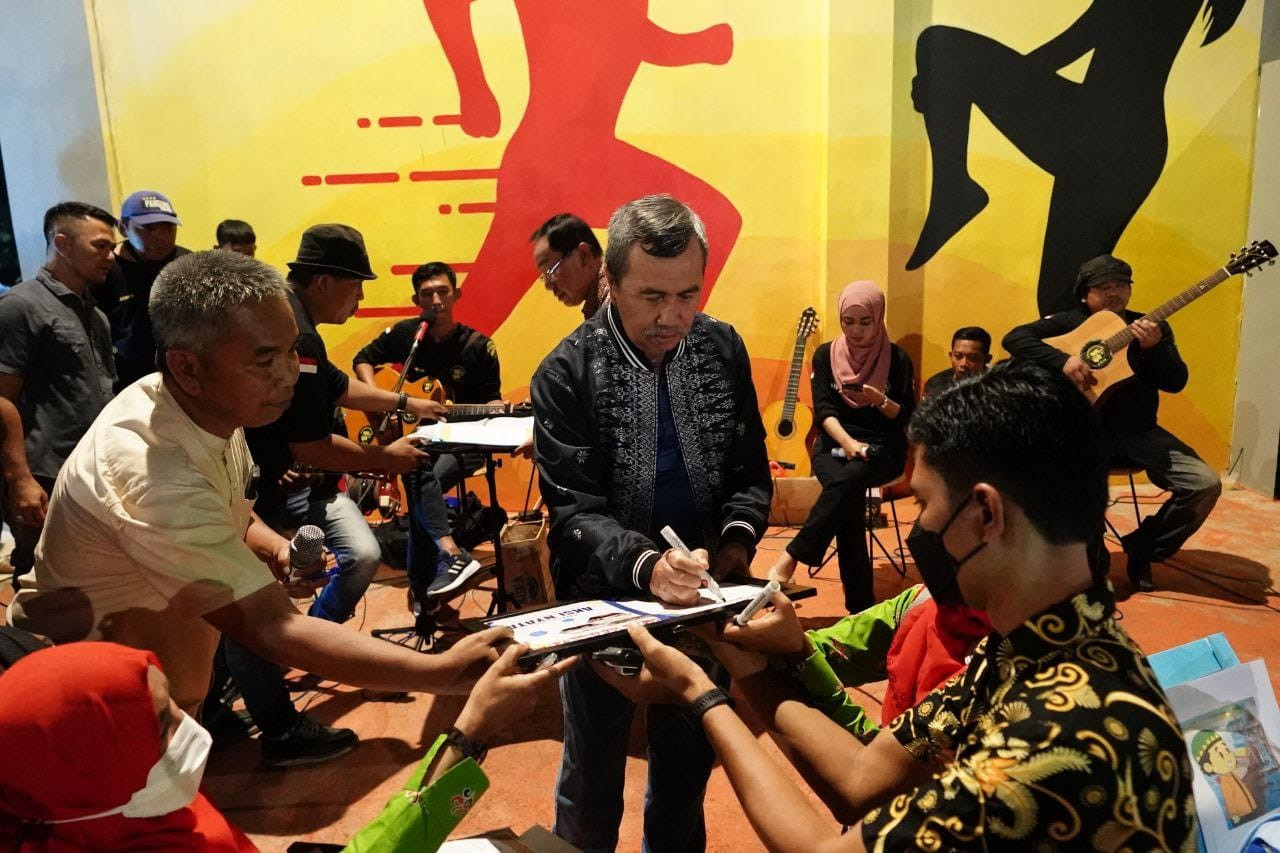 Safari Subuh, Gubri Silaturrahmi Bersama Masyarakat di Masjid Agung Al-Huda Tembilahan