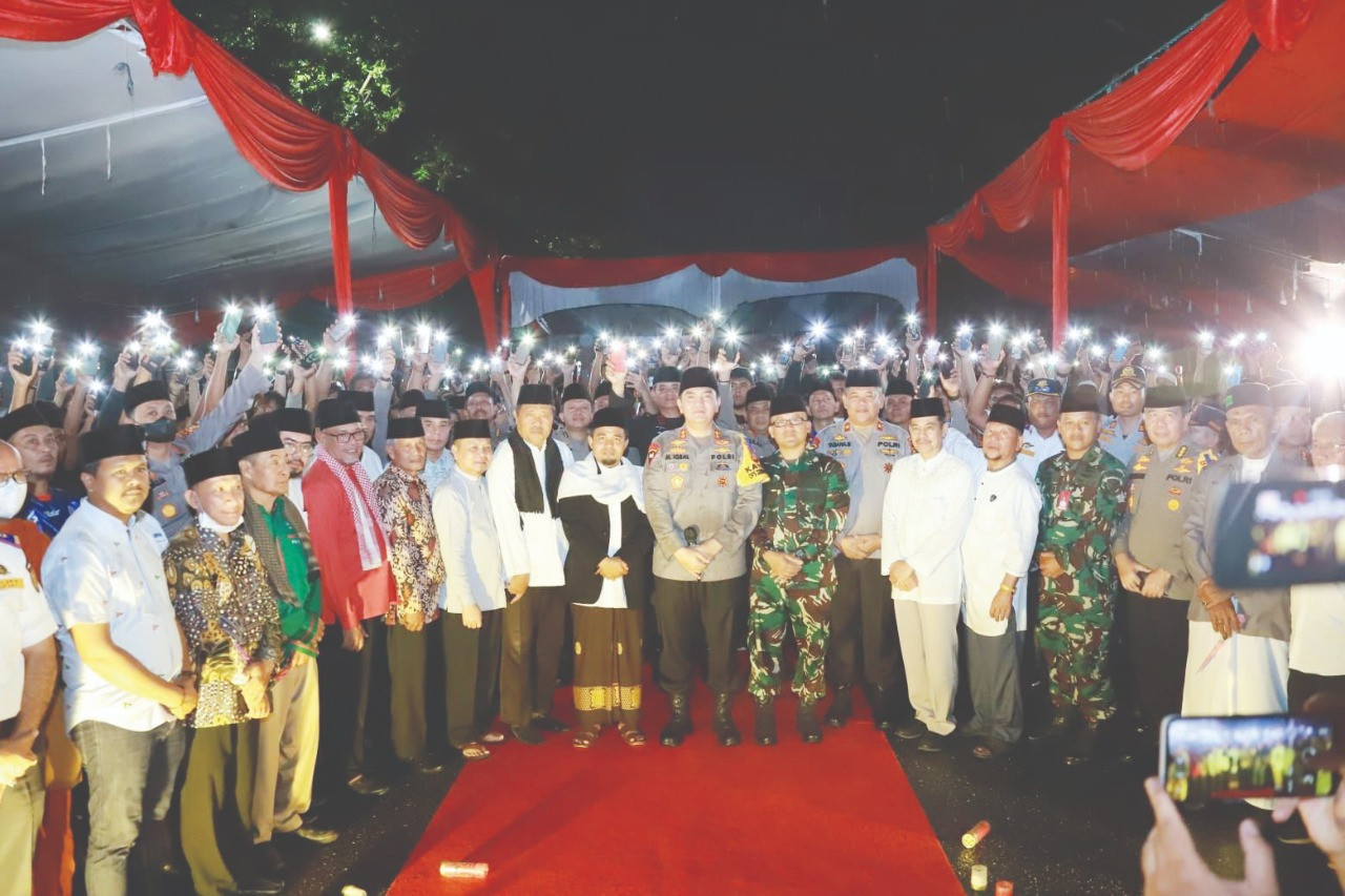 Ratusan Suporter Sepakbola Doakan Korban Kanjuruhan