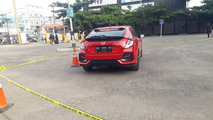 Ada Apa Sedan Vicib Ini Di Police Line Didepan Suzuya Bagan Batu,TKP Lakalantas Kah ?