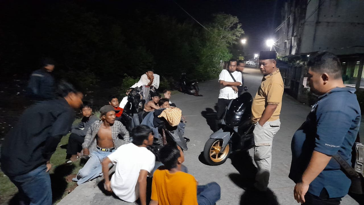 Polsek Tebingtinggi Amankan Puluhan Pemuda Terlibat Perang Kain Sarung dan Berkumpul di Jam Rawan