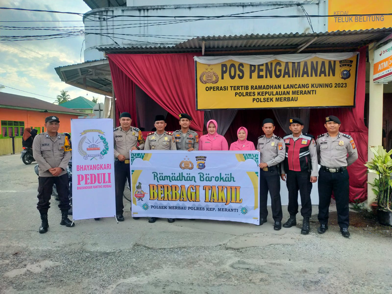 Ramadan Berkah, Kapolsek Merbau Berbagi Takjil