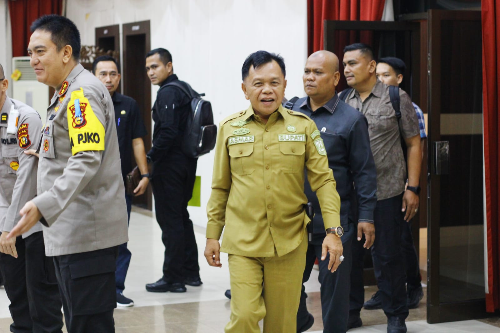 Plt Bupati Asmar Ikuti Pertemuan Gubri dengan Komisi II DPR