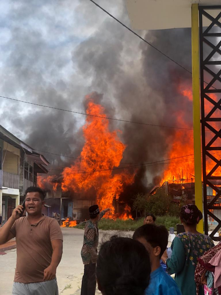 Pasar Lama Pujud Terbakar, 33 Petak Rumah Dulalap Jago Merah