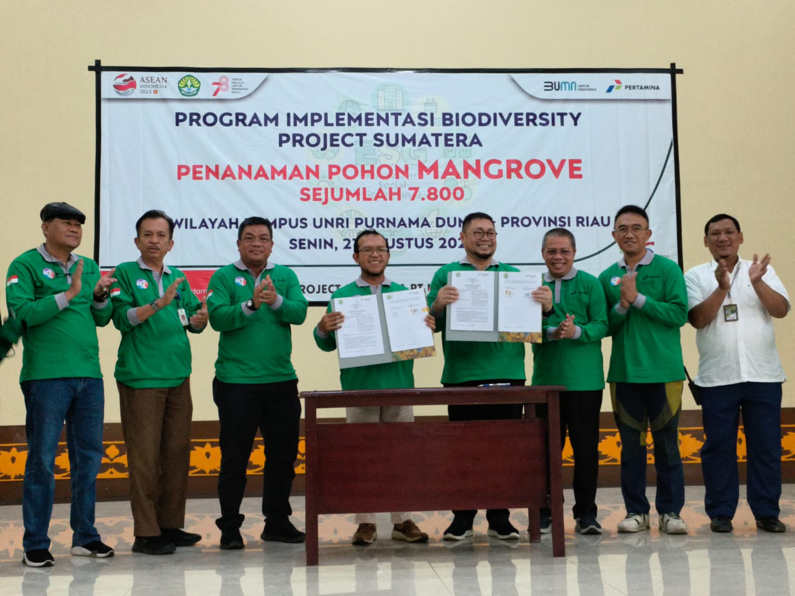 RDMP Kilang Pertamina Dumai Lakukan Aksi Tanam 7800 Mangrove