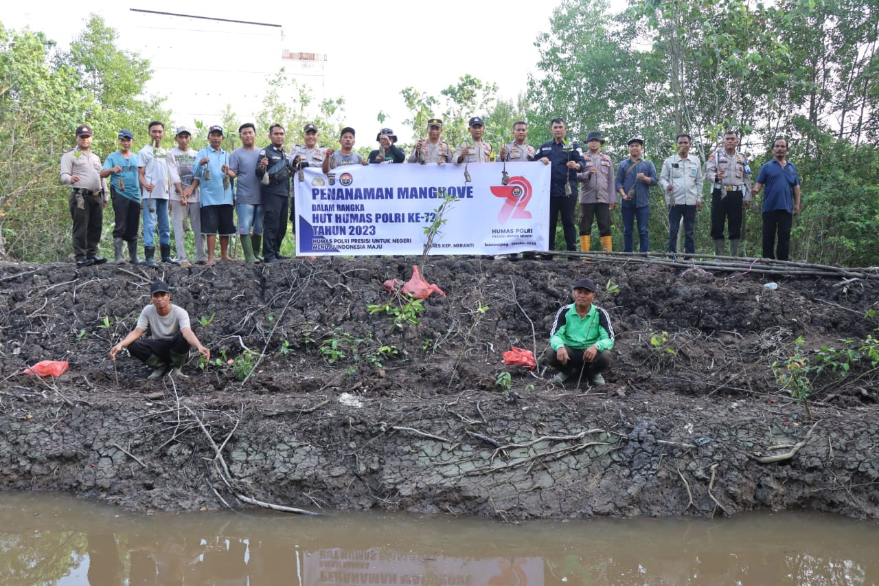 Polres Meranti dan Insan Pers Tanam Mangrove di Desa Gogok Darussalam