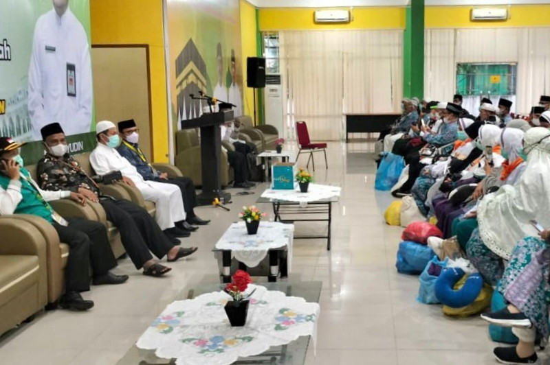 Tiba di Pekanbaru, 6 Orang Jamaah Haji Positif Covid-19
