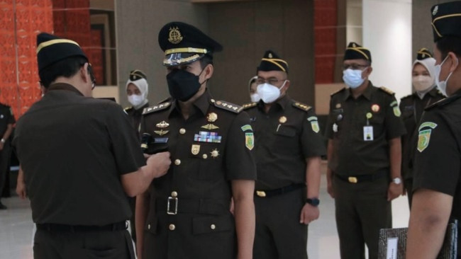 Kajati Riau Lantik Kolonel Faisol Sebagai Asisten Tindak Pidana Militer