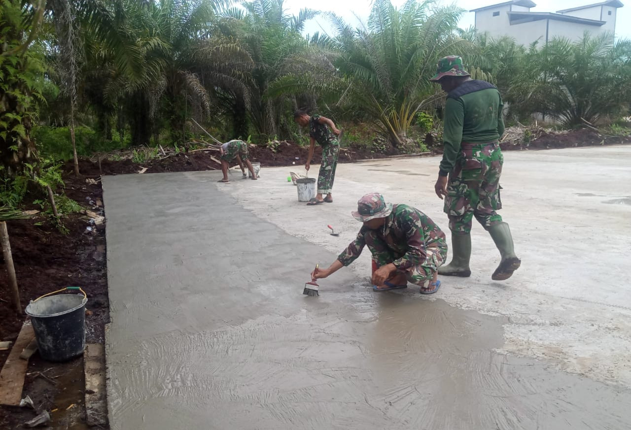 Finishing, Satgas TMMD Ke 115 Kodim 0313/KPR Cat Lapangan Volly