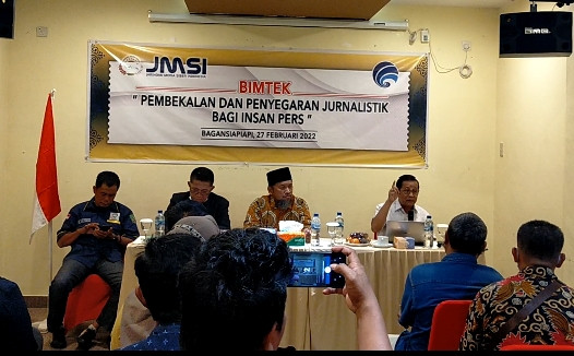 Wartawan Harus Tau, Doktoral Hukum Pers Riau: Rilis Berita Yang Isinya Mencacimaki Bukan Produk Pers