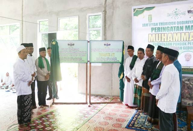 Plt Bupati Asmar Resmikan Gedung Thoriqoh Ponpes Lansia Desa Alahair