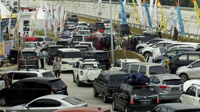 Muhadjir Soroti Kepadatan Rest Area saat Mudik: Perlebar Jalur Masuk