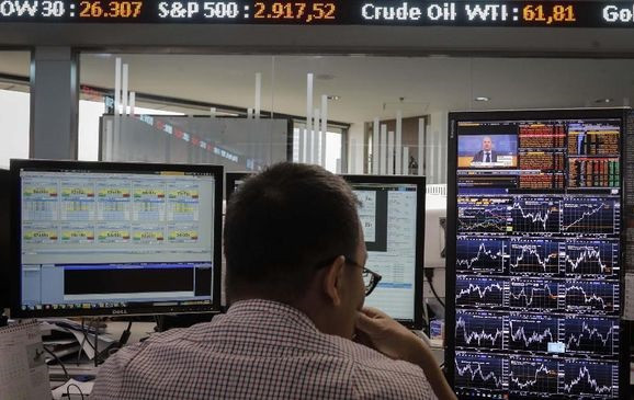 IHSG Diprediksi Menghijau Menanti Angka Pertumbuhan Ekonomi