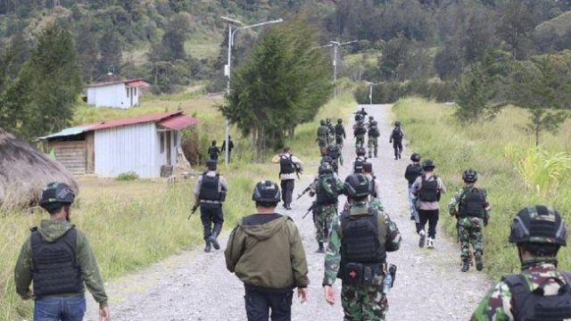 Kronologi Dua TNI Tewas Usai Pos Marinir Diserang Pelontar Granat KKB