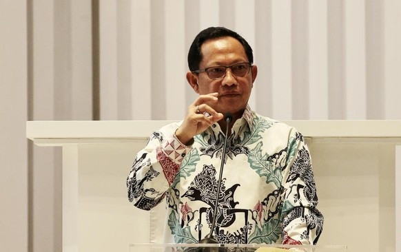 Bahas Inflasi, Mendagri Tito Soroti Harga Bawang Putih Naik