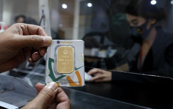 Harga Emas Terjun Bebas ke Rp936 Ribu per Gram